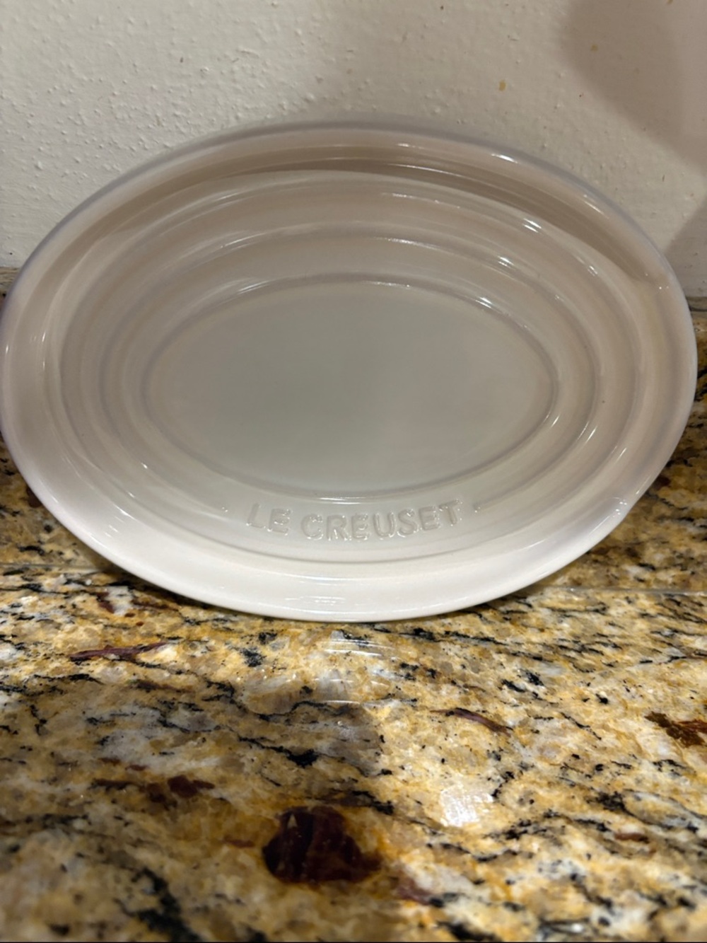 Le Creuset Cream Stoneware Oval Spoon Rest, Meringue - Picture 9 of 9